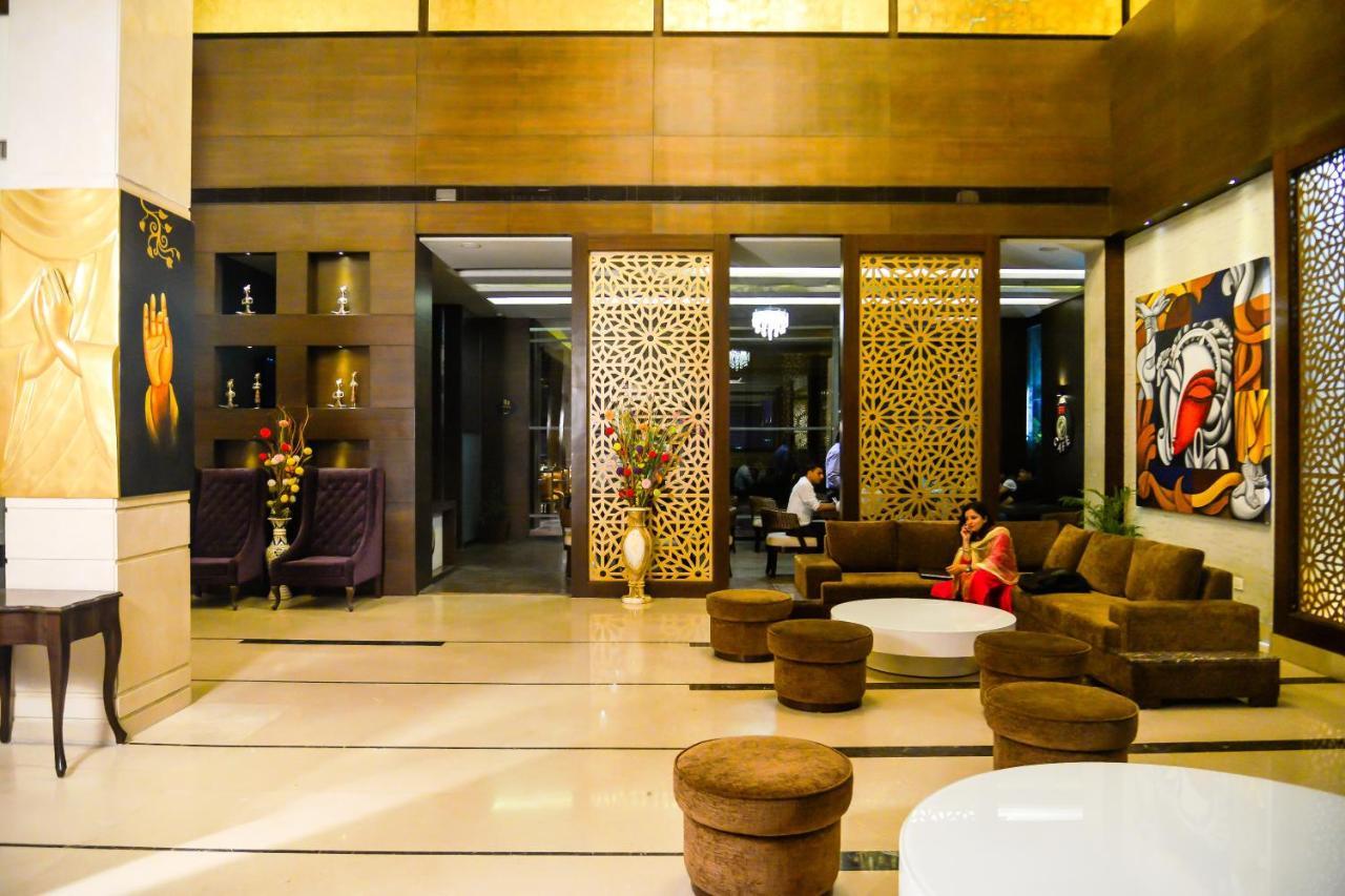 Hotel Best Western Premier Almeida Chandīgarh Exterior foto